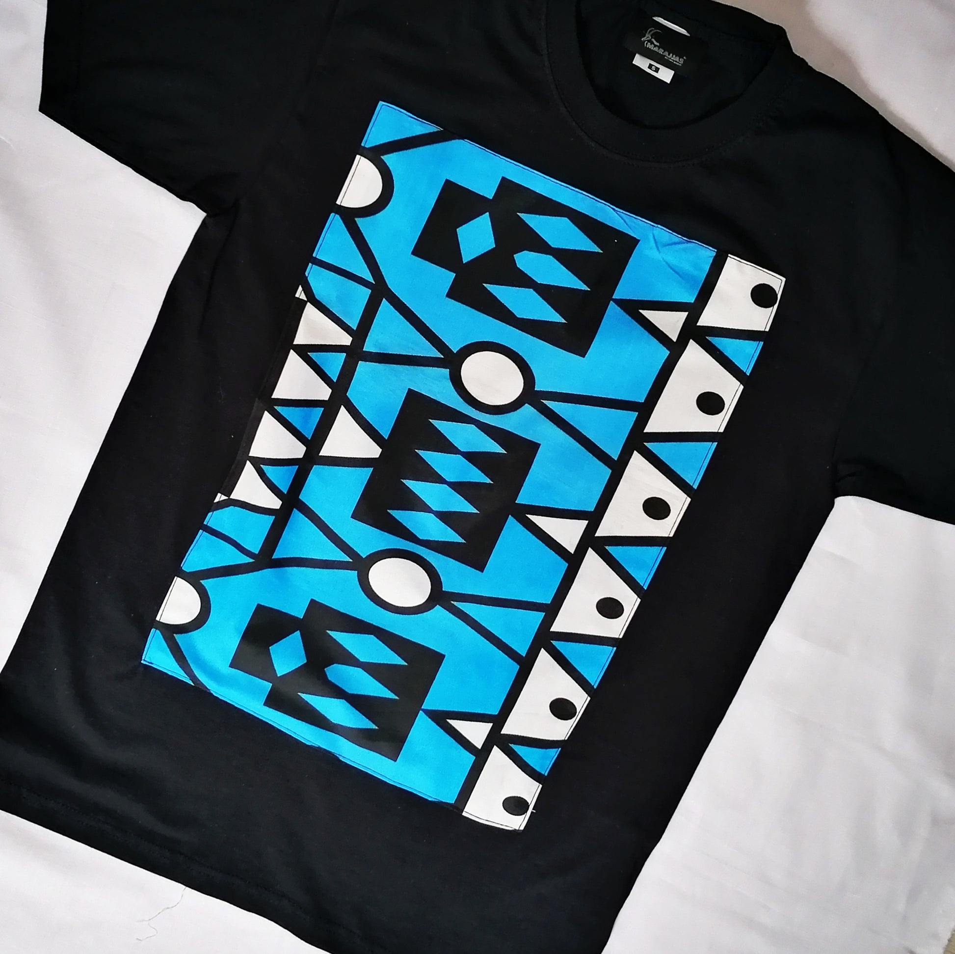 Kids T-shirt in black with blue Samakaka - MARAJJAS